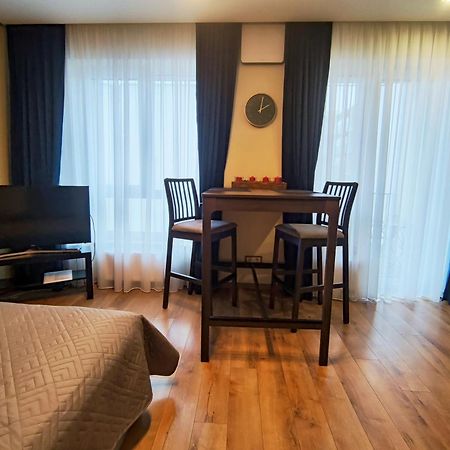 Apartments Franny'S Bees Vilnius Bagian luar foto